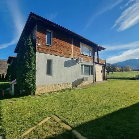 Апартамент Nikol #1 Радуил